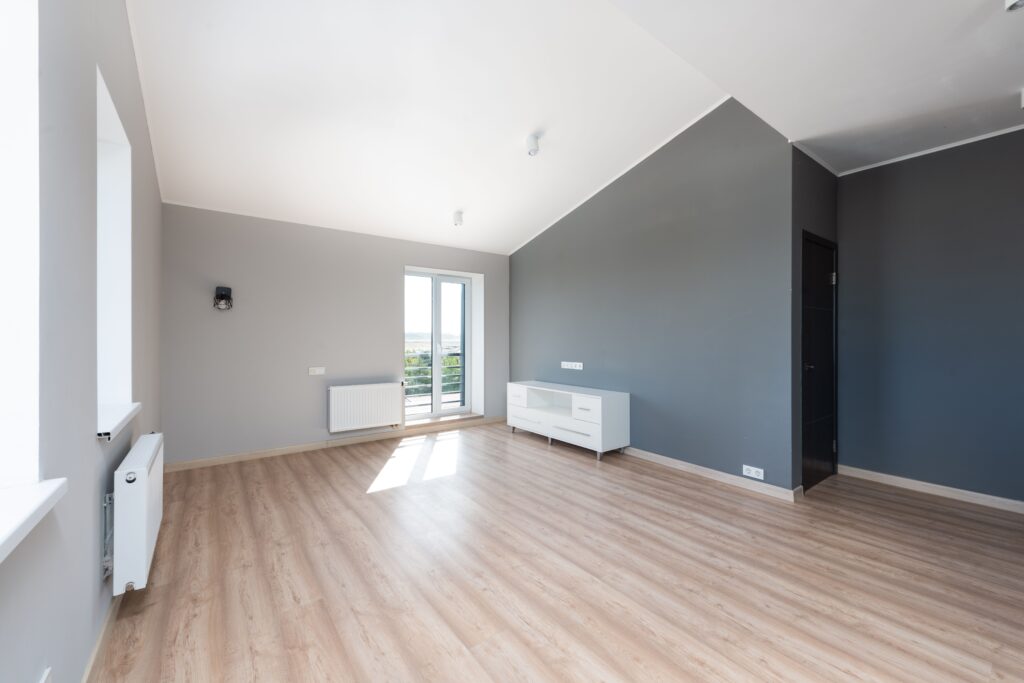 rénovation intérieure, seignosse, parquet, cloisons, peinture, plomberie